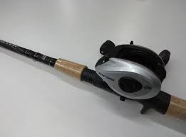 COMBO ABU GARCIA PERFIL BAJO GRANDE + CAÑA MAX TORO